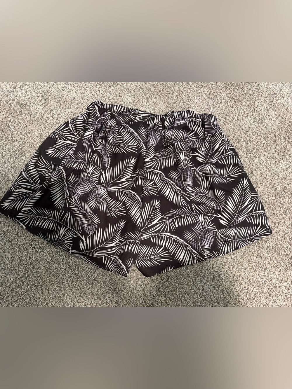 High-Waist Black & White Palm Print Women’s Shorts size medium